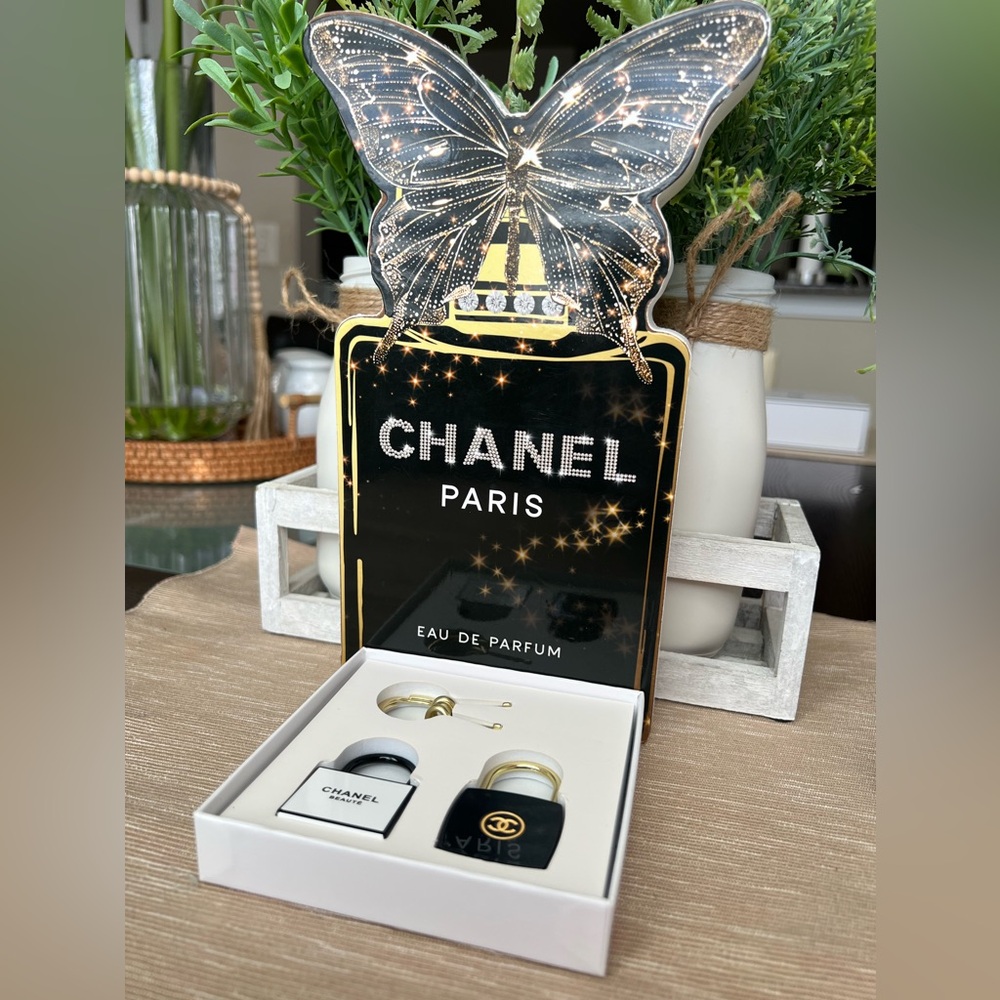 Chanel Paris Eau de Parfum Set with Black and Gold Locks